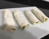 Foto del paso 6 de la receta: Rollitos de salmón y aguacate