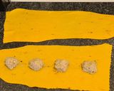 Une image de l'étape 3 de Ravioli à la curcuma farcis au jambon, chèvre et pistaches.