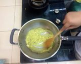 รูปขั้นตอนการทำที่ 4 ของ ข้าวผัดเขียวหวานปลาสลิดฟู