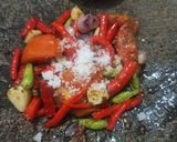 Foto langkah ke 3 dari resep Sambal tempe penyet kemangi.