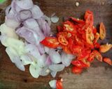 Foto langkah ke 2 dari resep Tumis pakcoy teri pedas.