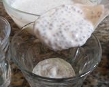 Foto langkah ke 5 dari resep Mango Yogurt Chia Seed Pudding.
