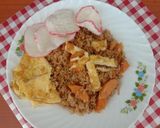 Foto langkah ke 5 dari resep Nasi Goreng Sosis.