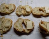 Foto del paso 4 de la receta: Media-lunas rellenas con queso y dulce