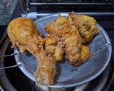 Foto langkah ke 7 dari resep Ayam Kremes.