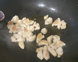 Foto del paso 1 de la receta: Arroz con pollo, salchichas y picada catalana