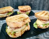 Foto del paso 4 de la receta: Sándwich de jamón y pera con queso cremoso de ajo negro