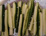 A picture of step 1 of Zucchine chips.