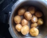 A picture of step 2 of Schezwan sauce baby potatoes.