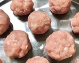 รูปขั้นตอนการทำที่ 2 ของ SWEET BROWN SUGAR PORK BALLS WITH RICE | ข้าวหน้าหมู ซอสหวาน