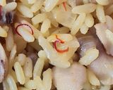 Foto del paso 4 de la receta: Arroz con azafrán y champiñones 🍚🏵️🍄