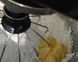 Foto langkah ke 6 dari resep Italian Meringue Buttercream (Tanpa Termometer).
