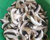 Foto langkah ke 1 dari resep Sosis Jamur Champignon Saus Inggris.