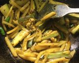 A picture of step 5 of Fish Fat Chochchori.