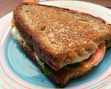 Φωτογραφία βήματος 4 της συνταγής Grilled cheese sandwich με λωτό, μοτσαρέλα και ρόκα