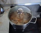 Φωτογραφία βήματος 5 της συνταγής Κοτόπουλο με μπύρα και γραβιέρα