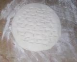 A picture of step 5 of Tiloon wala naan (saseme flat bread).