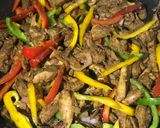 A picture of step 4 of Chicken stir fry pasta.
