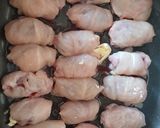 عکس مرحله 4 از دستور رول مرغ آلبالویی 🌸
