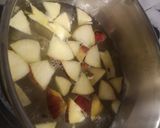 A picture of step 1 of Spiced apple tea🍎☕.