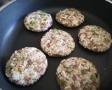 Foto del paso 3 de la receta: Tortitas de lentejas, arroz y queso