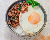 Foto langkah ke 5 dari resep Pad Kra Pao Rice Bowl / Thai Beef Basil Rice Bowl ala umma.