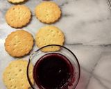 Foto del passaggio 8 della ricetta Occhio di bue con confettura di uva fragola