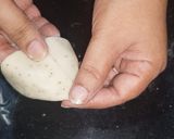 A picture of step 6 of Aaloo chicken samosa.
