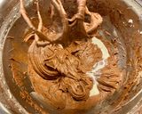Foto del paso 9 de la receta Bizcochón de nata y chocolate