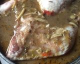 Foto del paso 1 de la receta: Pollo en dos fondos de cocción con ensalada de repollo y cebolla