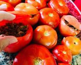 صورة لخطوة 1 من وصفة بندورة محشية بلحمة الغنم وبارميزان 🍅🧀