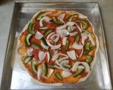 Foto langkah ke 4 dari resep Quick and Easy Pizza.