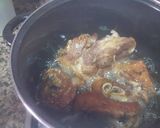 Foto del paso 7 de la receta: Chicharrón de cerdo acompañado con mote papas