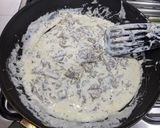 Foto langkah ke 3 dari resep Creamy Fettuccine with Beef Bacon.