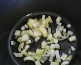 Foto del paso 3 de la receta: Crema de vainas de guisantes