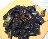 Foto langkah ke 3 dari resep Sotong/cumi masak hitam.