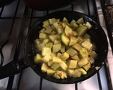 Foto del paso 1 de la receta: Tortilla de papa, con radicheta y ciboulette!!!!