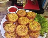 Foto langkah ke 8 dari resep Omelet Mie n Sosis Or Noodle n Sausage Omelette.