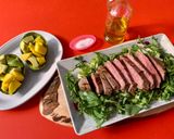 Foto del passaggio 3 della ricetta Tagliata di scottona cotta nel barbecue casalingo