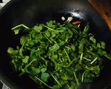 Foto langkah ke 3 dari resep Tumis Sayur Paret/ Selada Air.