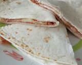 A picture of step 3 of Piadina scamorza e prosciutto.