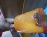 A picture of step 4 of Gummy Ice lolli.
