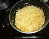 A picture of step 6 of Carrot spaghetti and French beans.