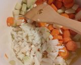 Karalábéleves vajgaluskával recept fázis 1 fotója