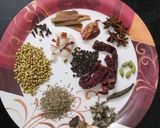 चेट्टीनाड अंडा करी (Chettinad anda curry recipe in marathi) रेसिपी स्टेप 1 फोटो