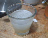Foto del paso 4 de la receta: Vasitos de gelatina de coco y mermelada de frutos rojos 🥥