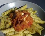 Foto langkah ke 2 dari resep Penne Pesto Parmesan with Crispy Chicken.