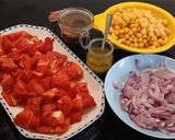 Foto del paso 1 de la receta: Ensalada fría de tomates de huerta y garbanzos confitados en vinagreta de umami natural