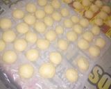Foto langkah ke 2 dari resep Donat ubi kuning.
