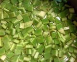 A picture of step 1 of enselada de nopales.